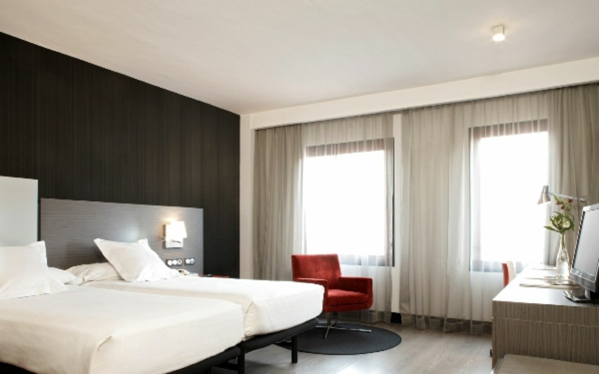 Ilunion Suites Madrid Oda fotoğraf